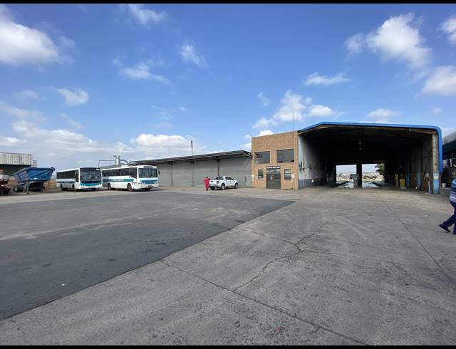 2,160M² WAREHOUSE TO LET IN PHOENIX INDUSTRIAL